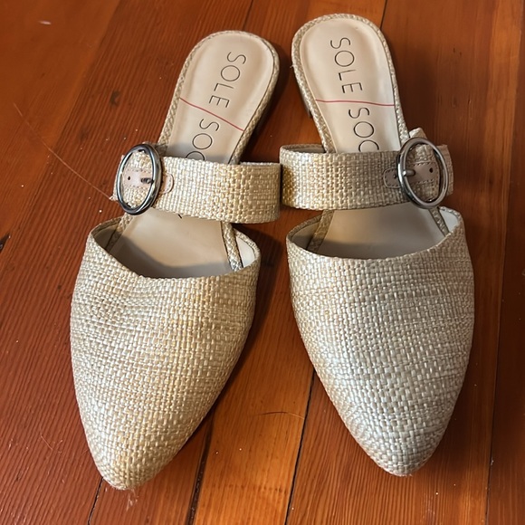 Spring forward! Raffia mules - Picture 2 of 2
